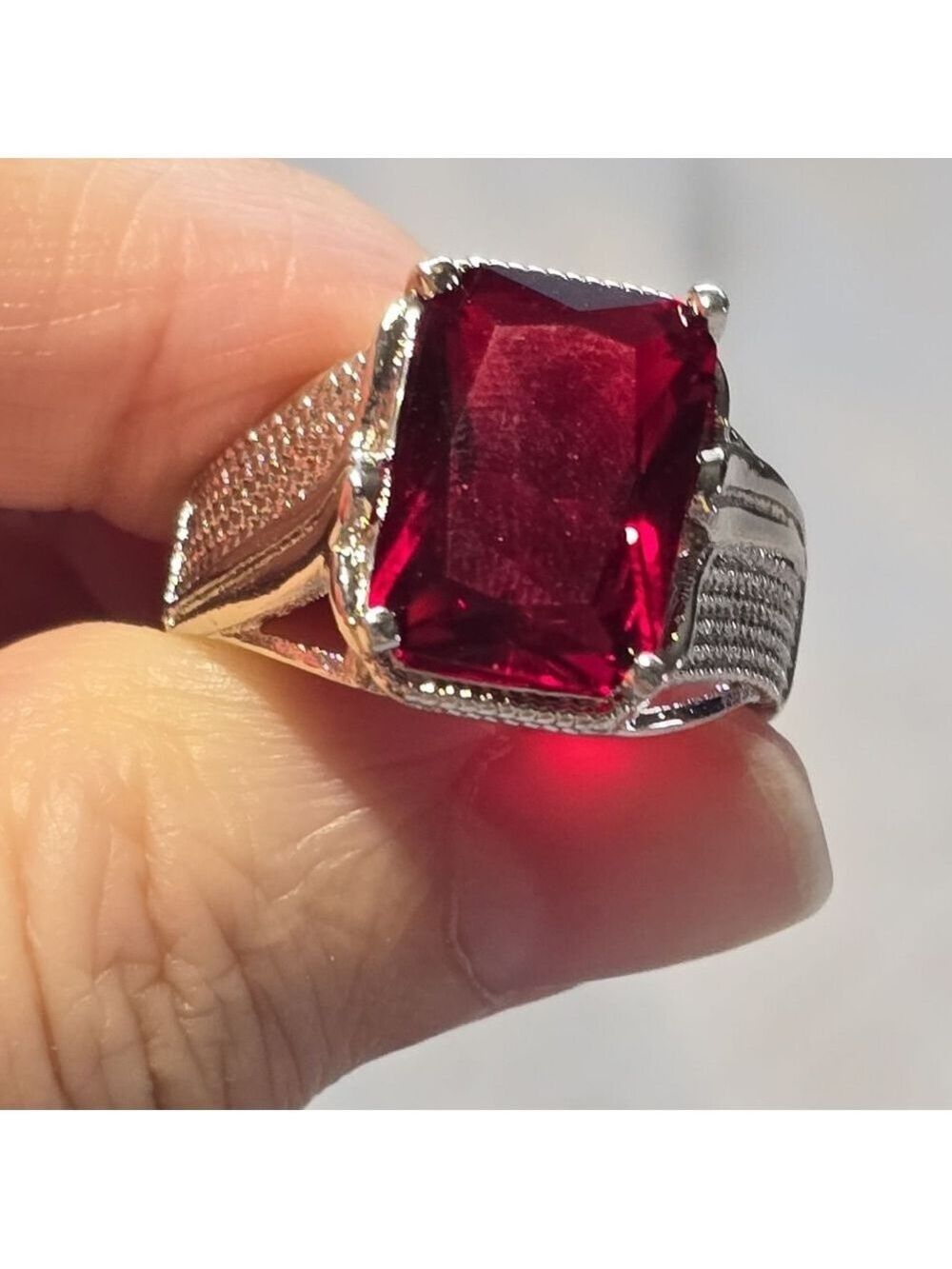 Elegant Silver Ring with Red Gemstone